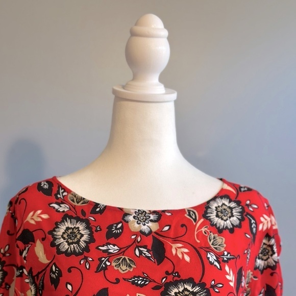 J. Jill Colorful Vibrant Floral's Print Blouse Top Red White Tan Size Medium M - Picture 2 of 9